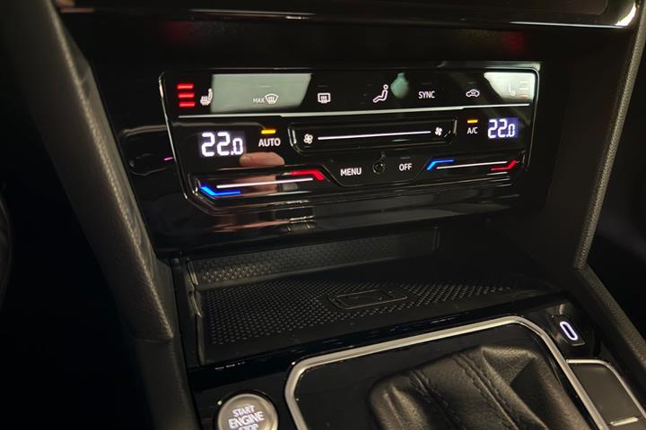 Sort VW Passat fra 2021