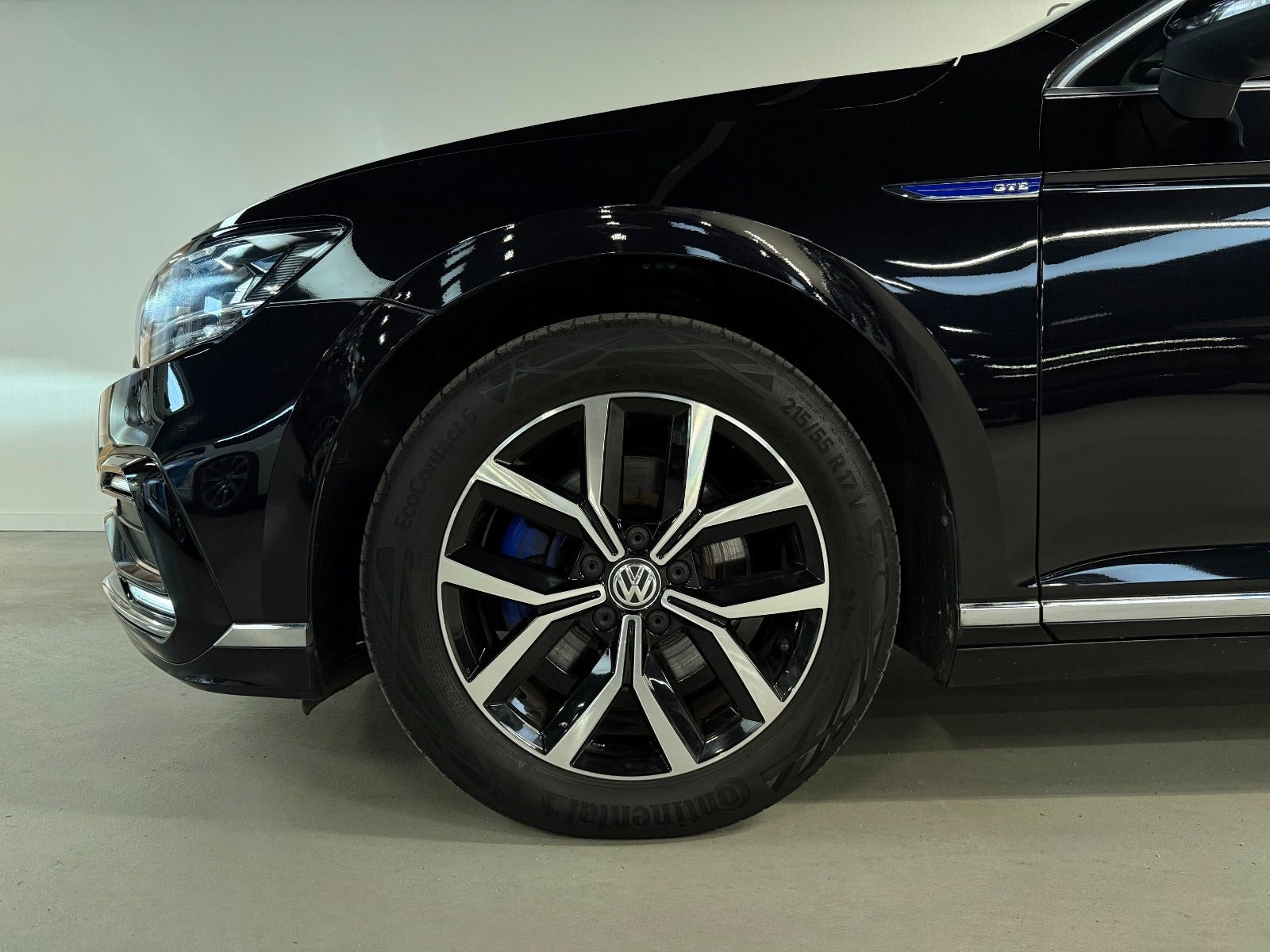 Sort VW Passat fra 2021