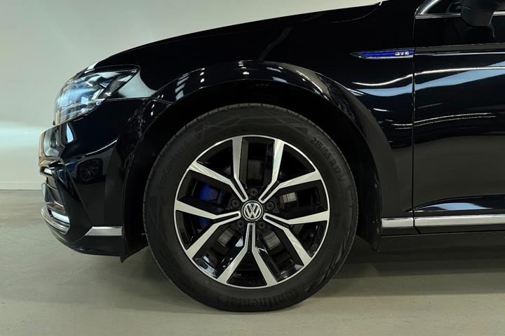 Sort VW Passat fra 2021