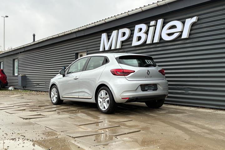 Sølv Renault Clio V fra 2020