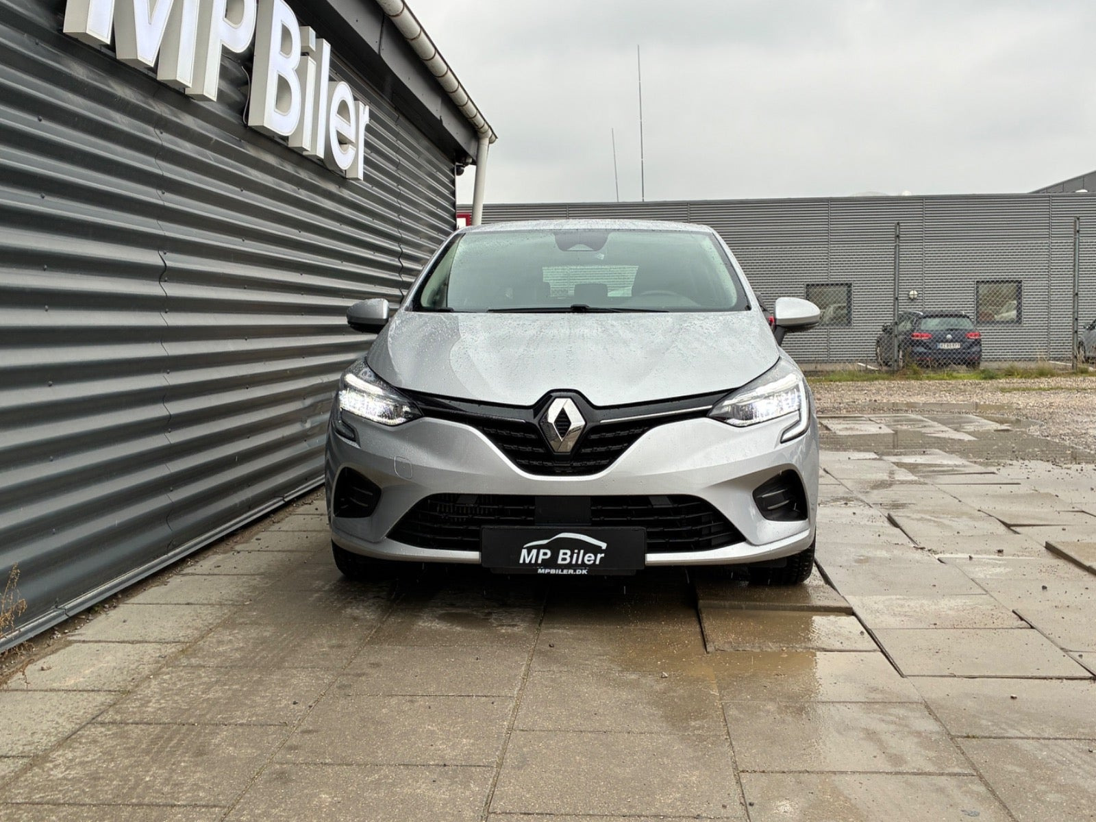 Sølv Renault Clio V fra 2020