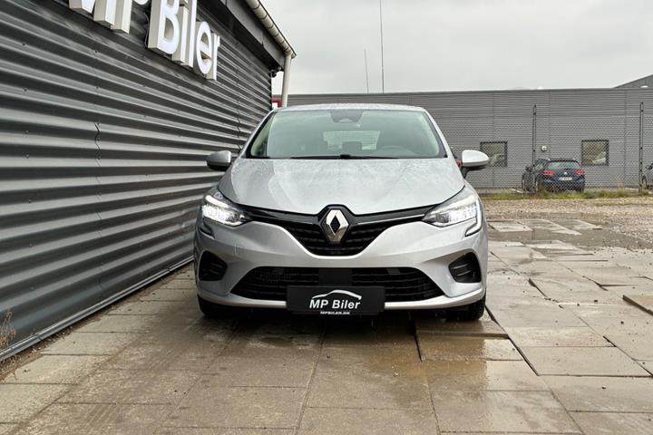 Sølv Renault Clio V fra 2020