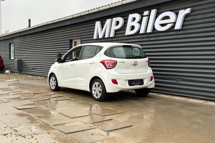 Hvid Hyundai i10 fra 2014