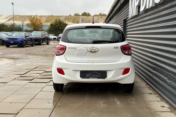 Hvid Hyundai i10 fra 2014