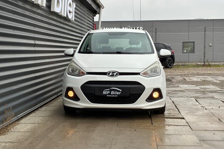 Hvid Hyundai i10 fra 2014
