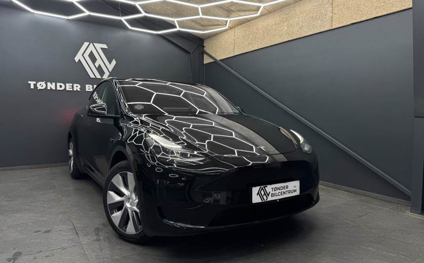 Tesla Model Y RWD