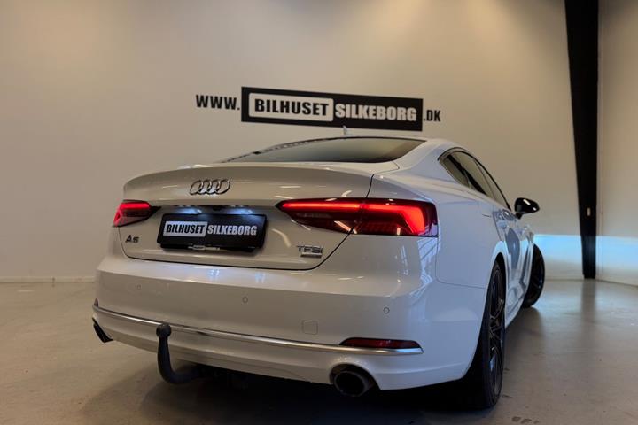 Hvid Audi A5 fra 2018