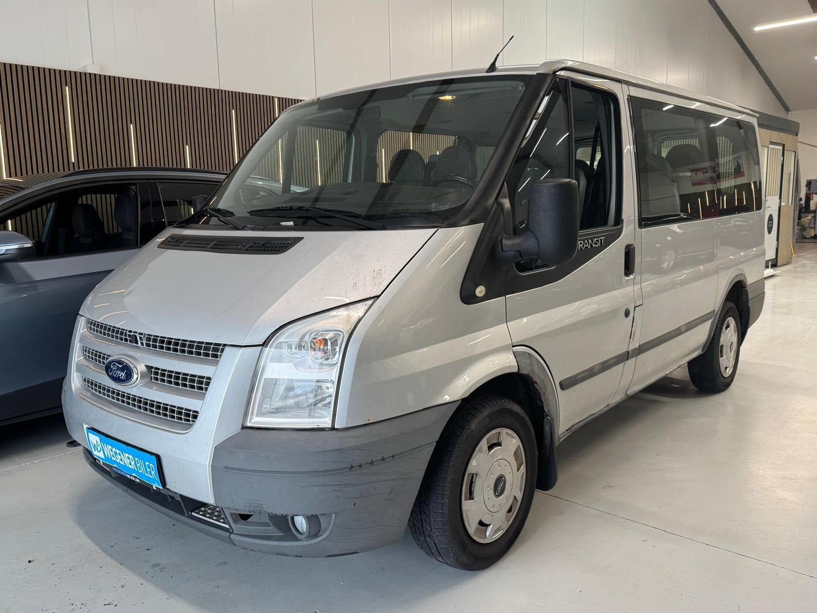 Ford Transit 300S Kombi 2,2 TDCi 100 9prs