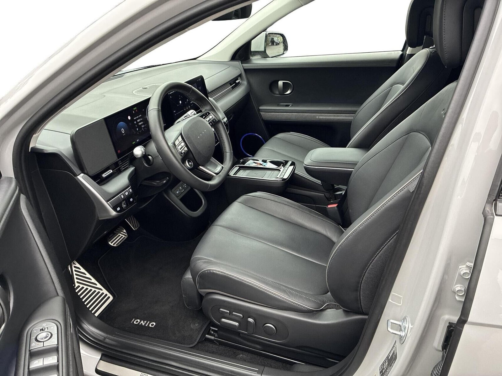 Grå Hyundai Ioniq 5 fra 2026