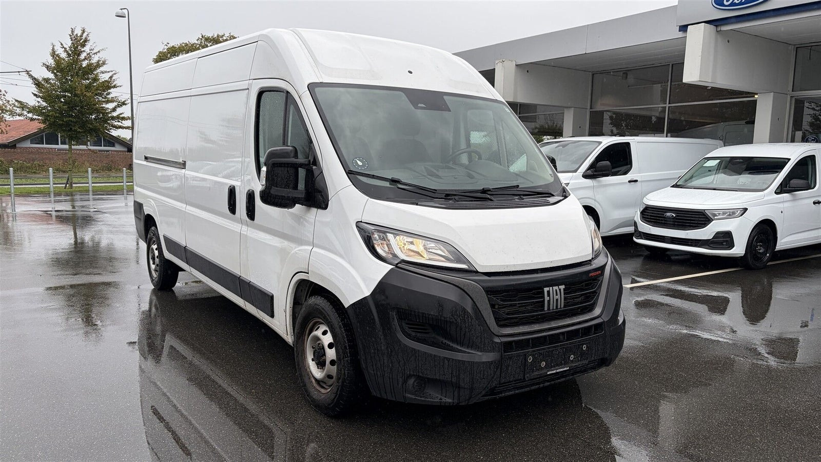 Beige Fiat Ducato 35 fra 2023