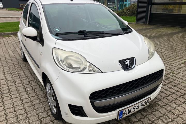 Hvid Peugeot 107 fra 2010