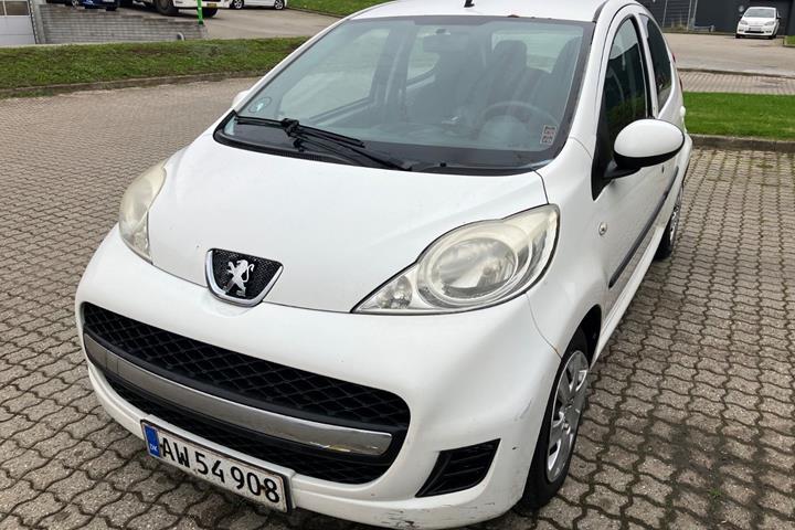 Hvid Peugeot 107 fra 2010