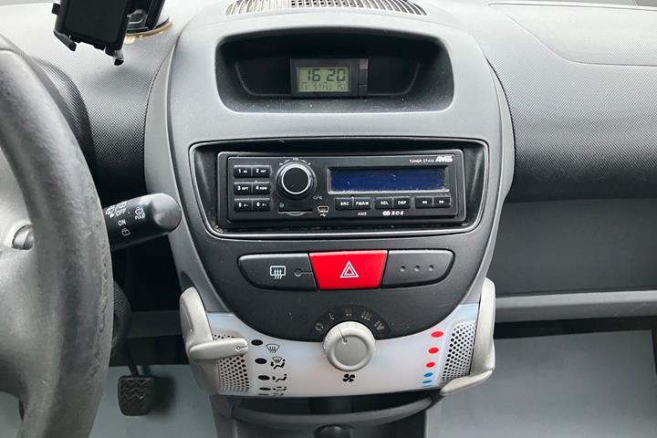 Hvid Peugeot 107 fra 2010
