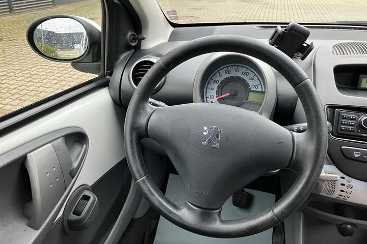 Hvid Peugeot 107 fra 2010