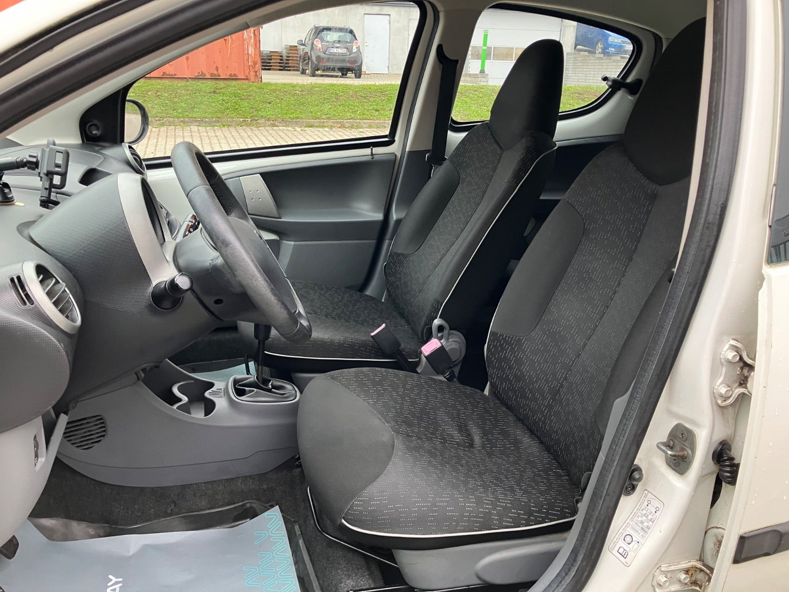 Hvid Peugeot 107 fra 2010