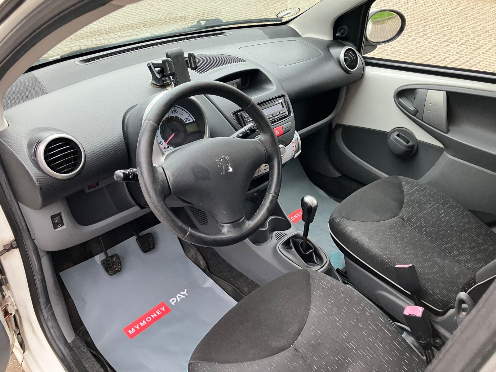 Hvid Peugeot 107 fra 2010