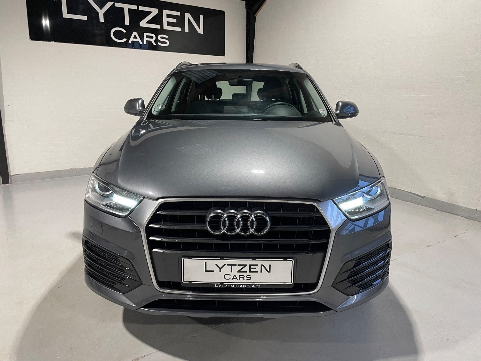 Grå Audi Q3 fra 2018