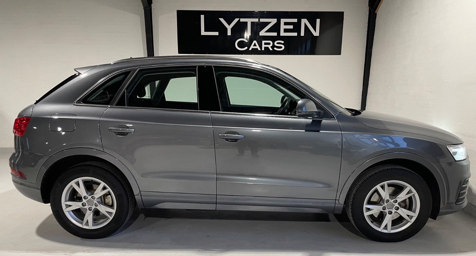 Grå Audi Q3 fra 2018