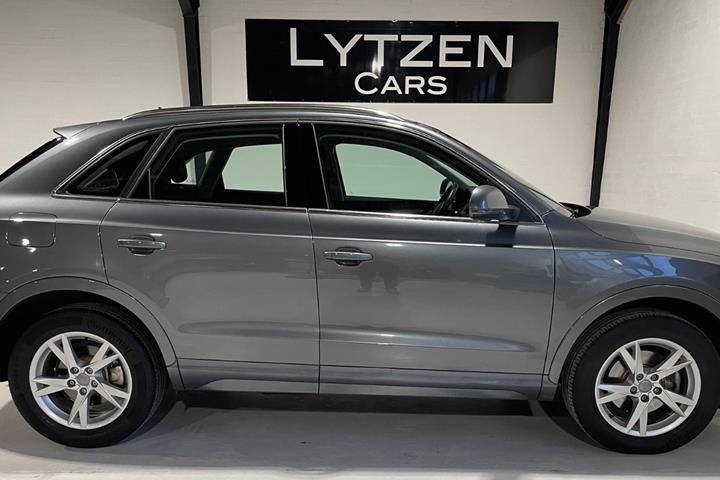Grå Audi Q3 fra 2018