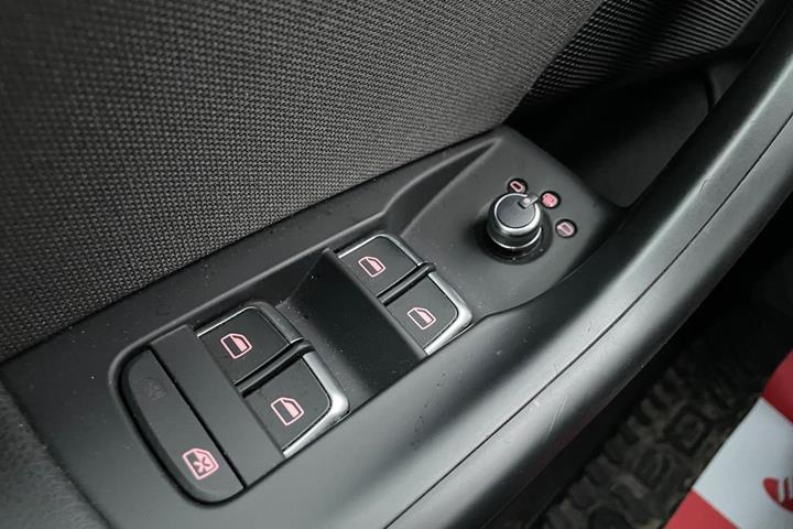 Grå Audi Q3 fra 2018
