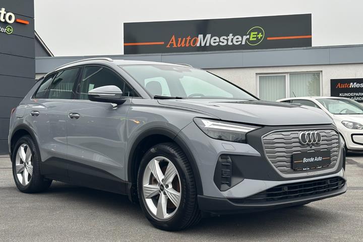 Grå Audi Q4 e-tron fra 2022