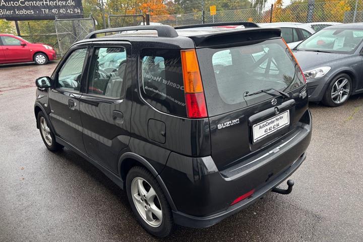 Sort Suzuki Ignis fra 2009