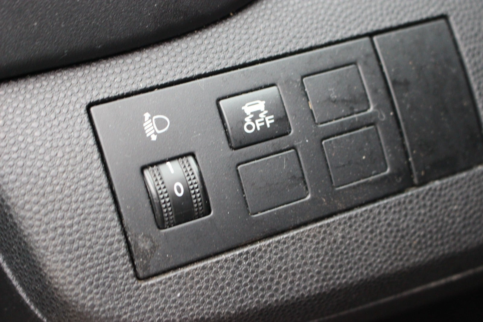 Grå Mazda 2 fra 2011