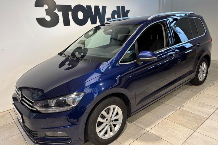 Blå VW Touran fra 2019