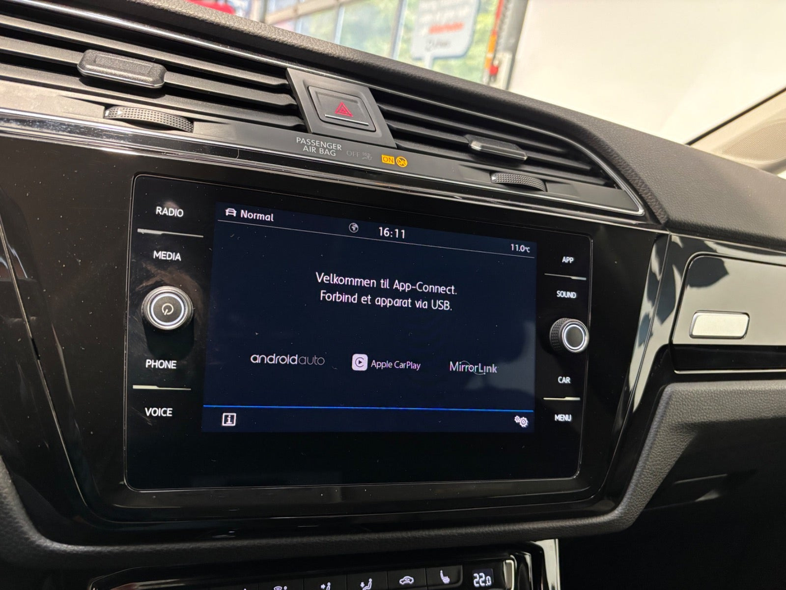 Blå VW Touran fra 2019