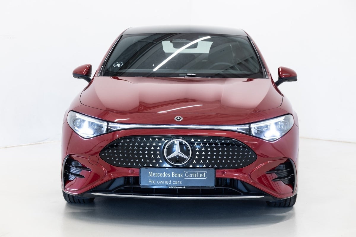 Rød Mercedes CLA250+ fra 2025