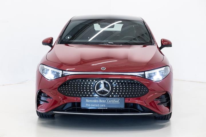Rød Mercedes CLA250+ fra 2025