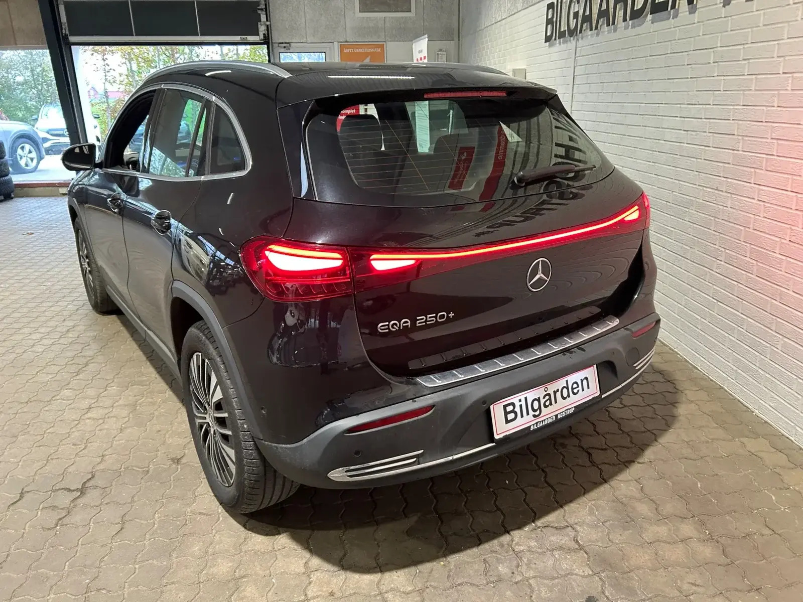 Sort Mercedes EQA250+ fra 2024