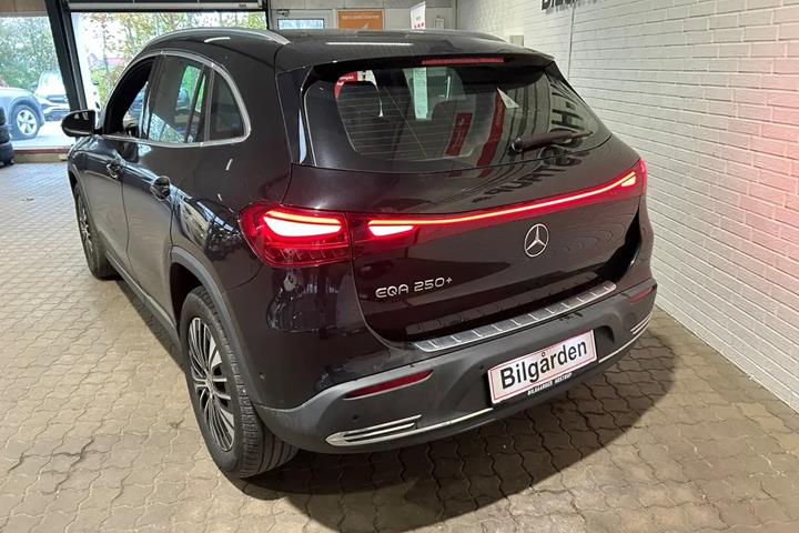 Sort Mercedes EQA250+ fra 2024