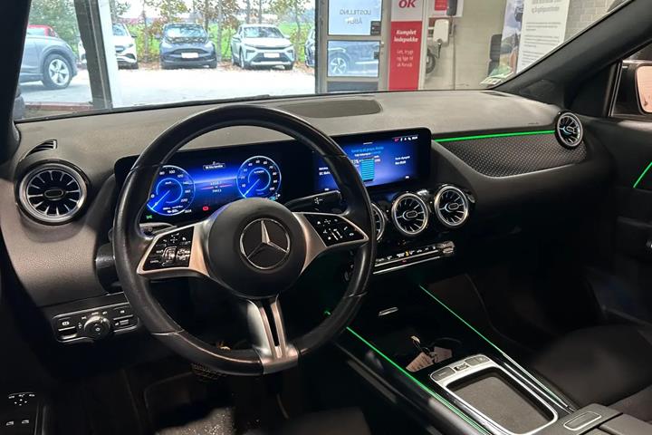 Sort Mercedes EQA250+ fra 2024
