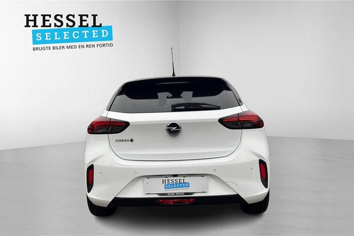 Hvid Opel Corsa-e fra 2024