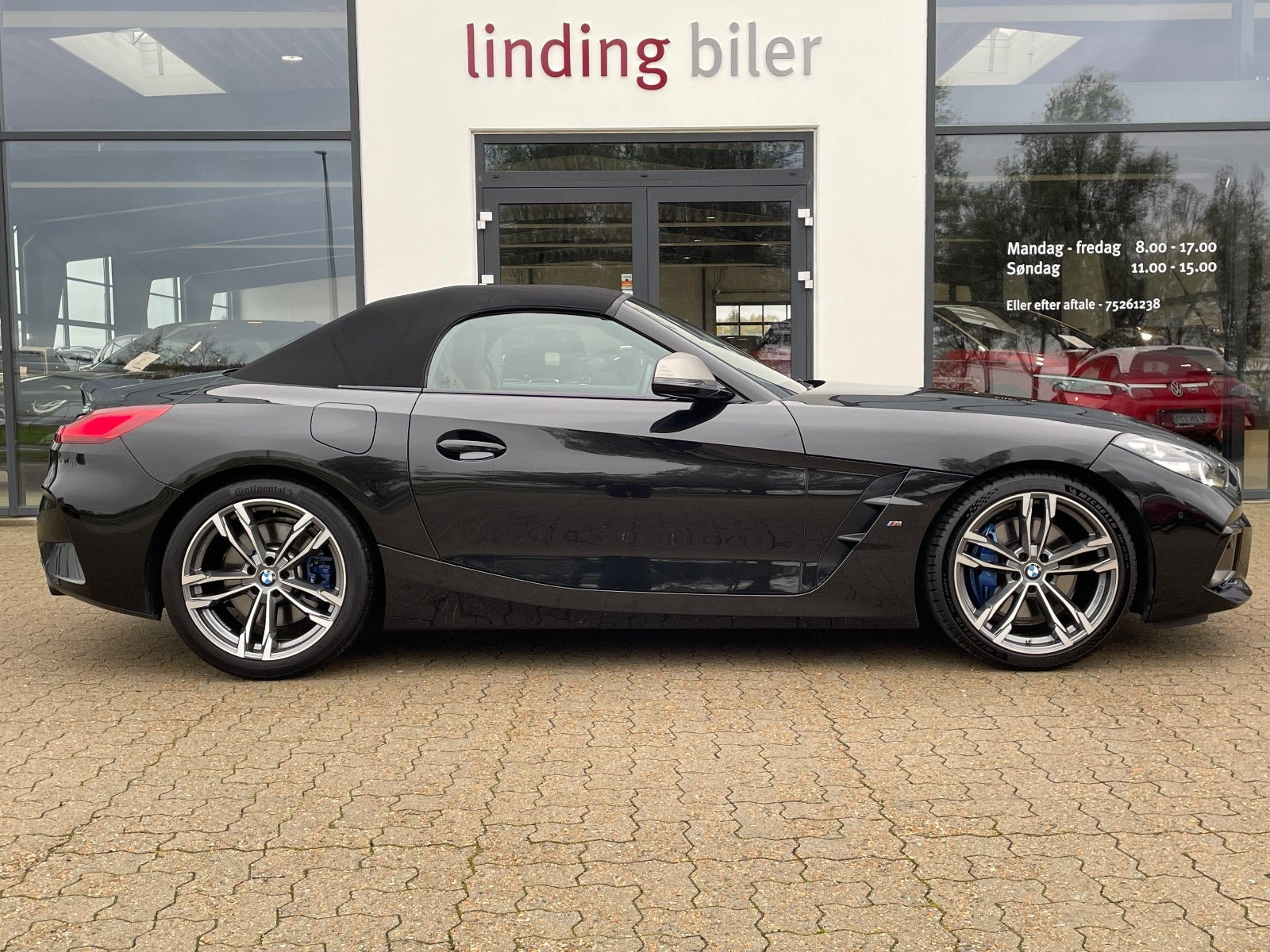 Sort BMW Z4 fra 2023