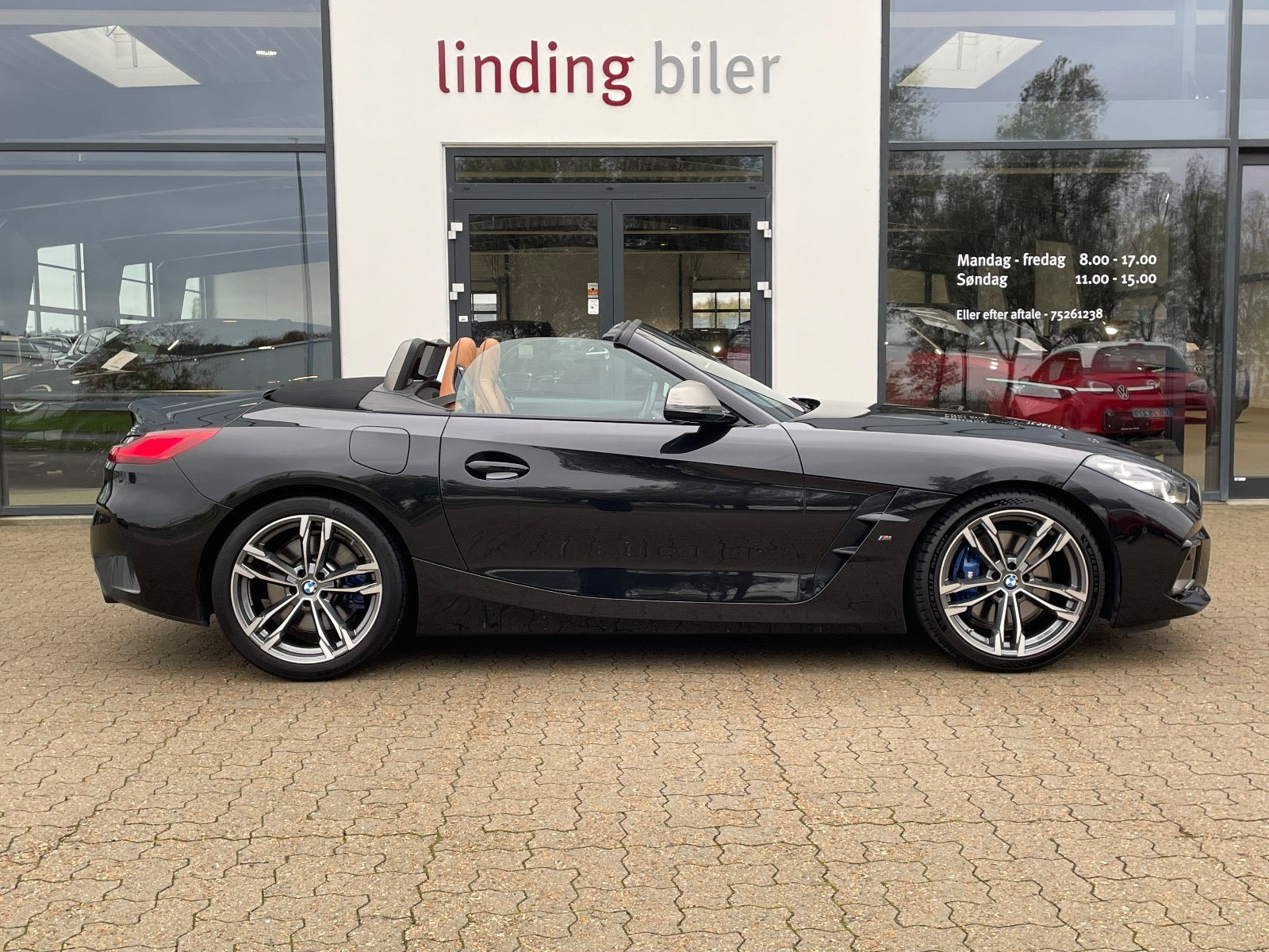 Sort BMW Z4 fra 2023