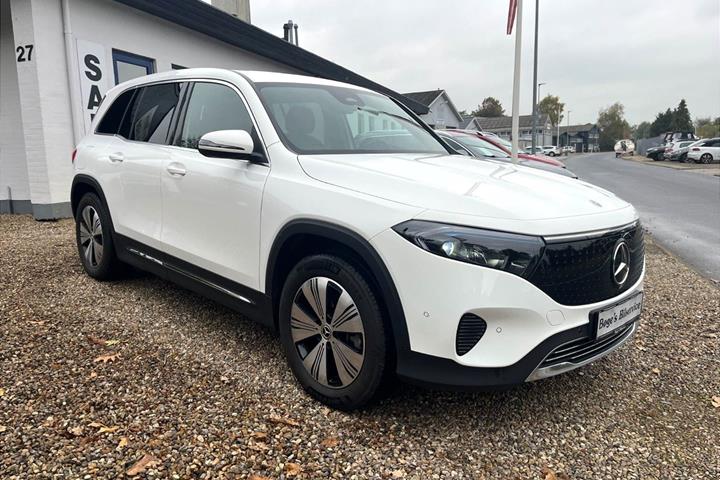 Hvid Mercedes EQB250+ fra 2025