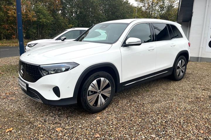 Hvid Mercedes EQB250+ fra 2025
