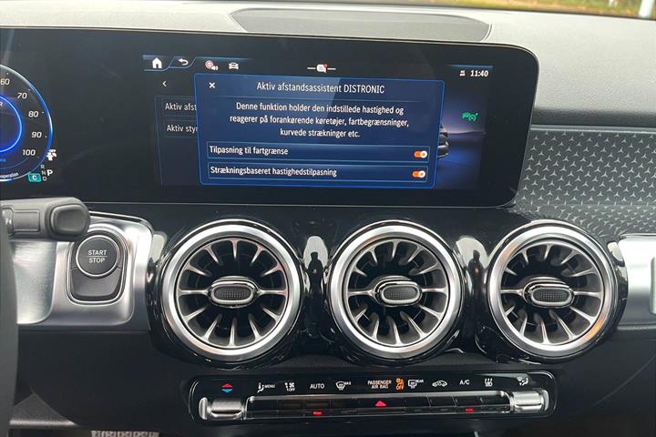 Hvid Mercedes EQB250+ fra 2025