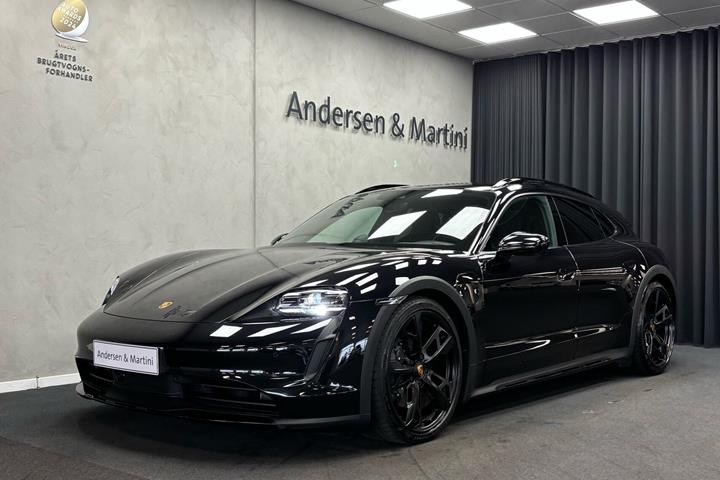 Sort Porsche Taycan fra 2023