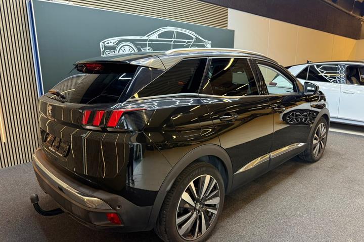 Sort Peugeot 3008 fra 2017