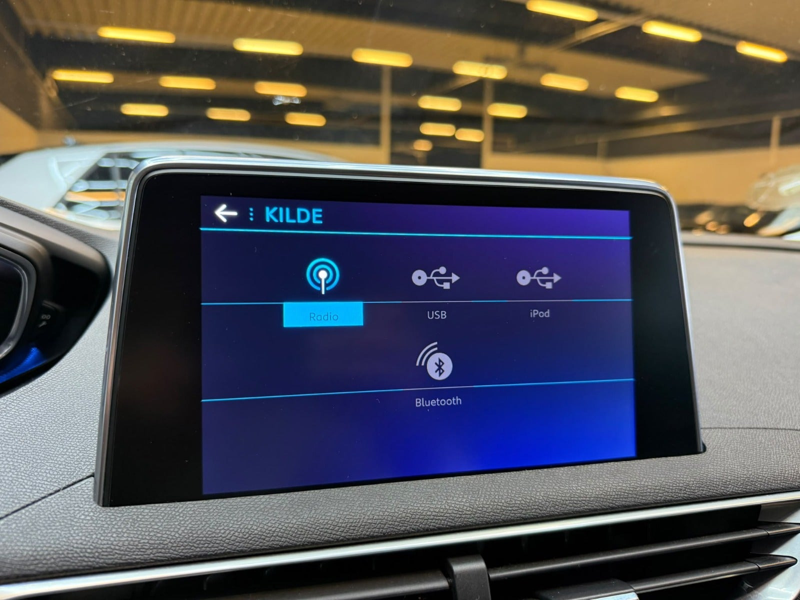 Sort Peugeot 3008 fra 2017