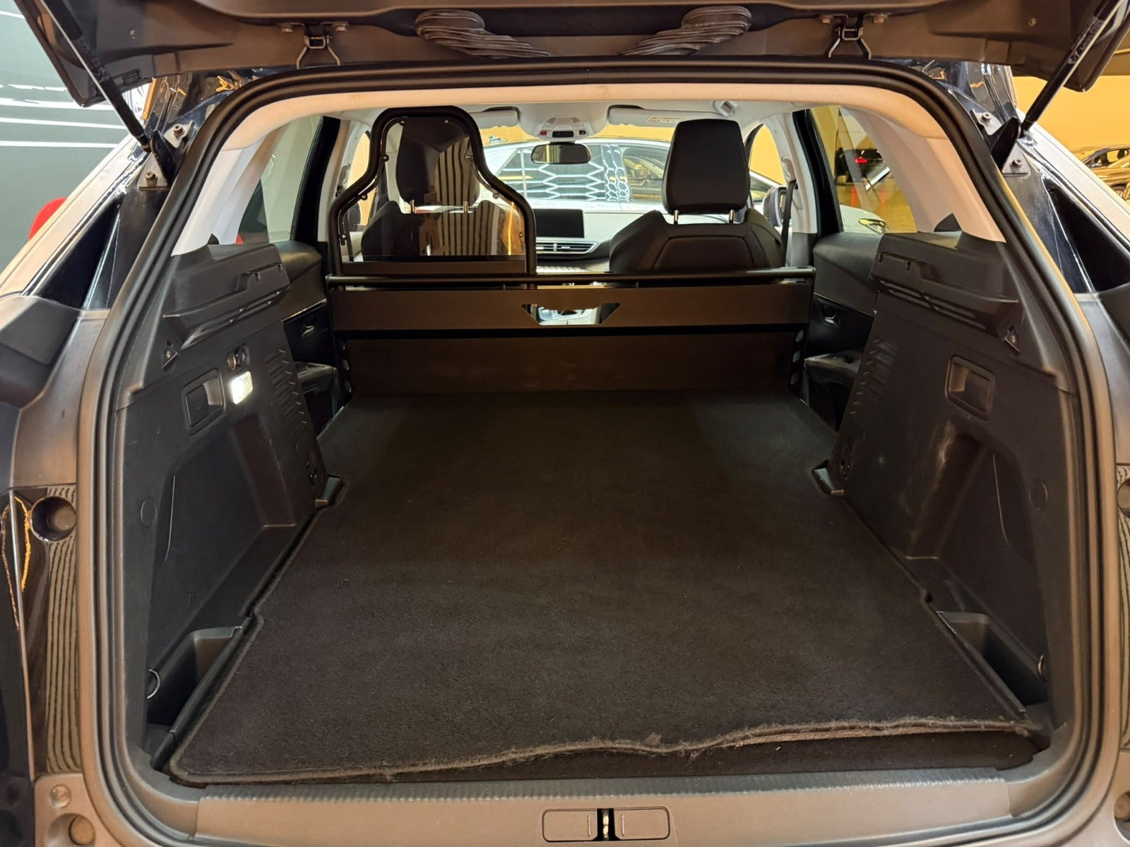 Sort Peugeot 3008 fra 2017
