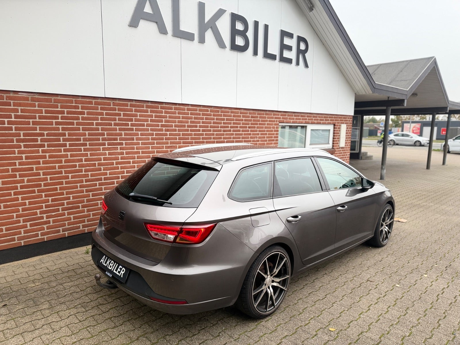 Beige Seat Leon fra 2016
