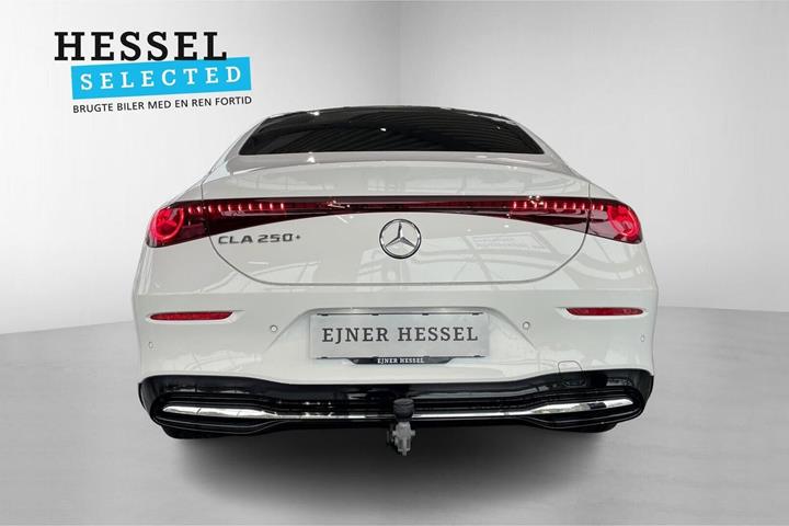 Hvid Mercedes CLA250+ fra 2025