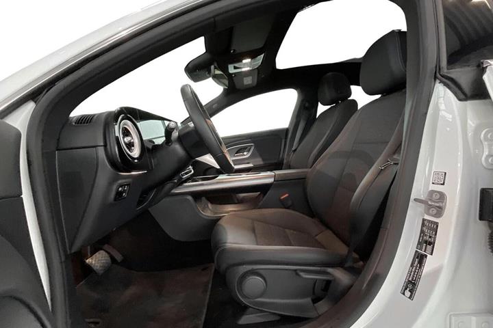 Hvid Mercedes CLA250+ fra 2025