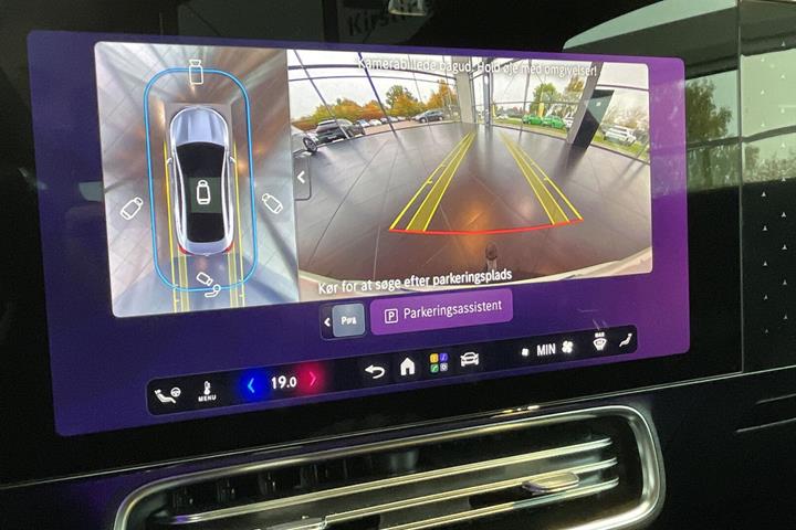Hvid Mercedes CLA250+ fra 2025
