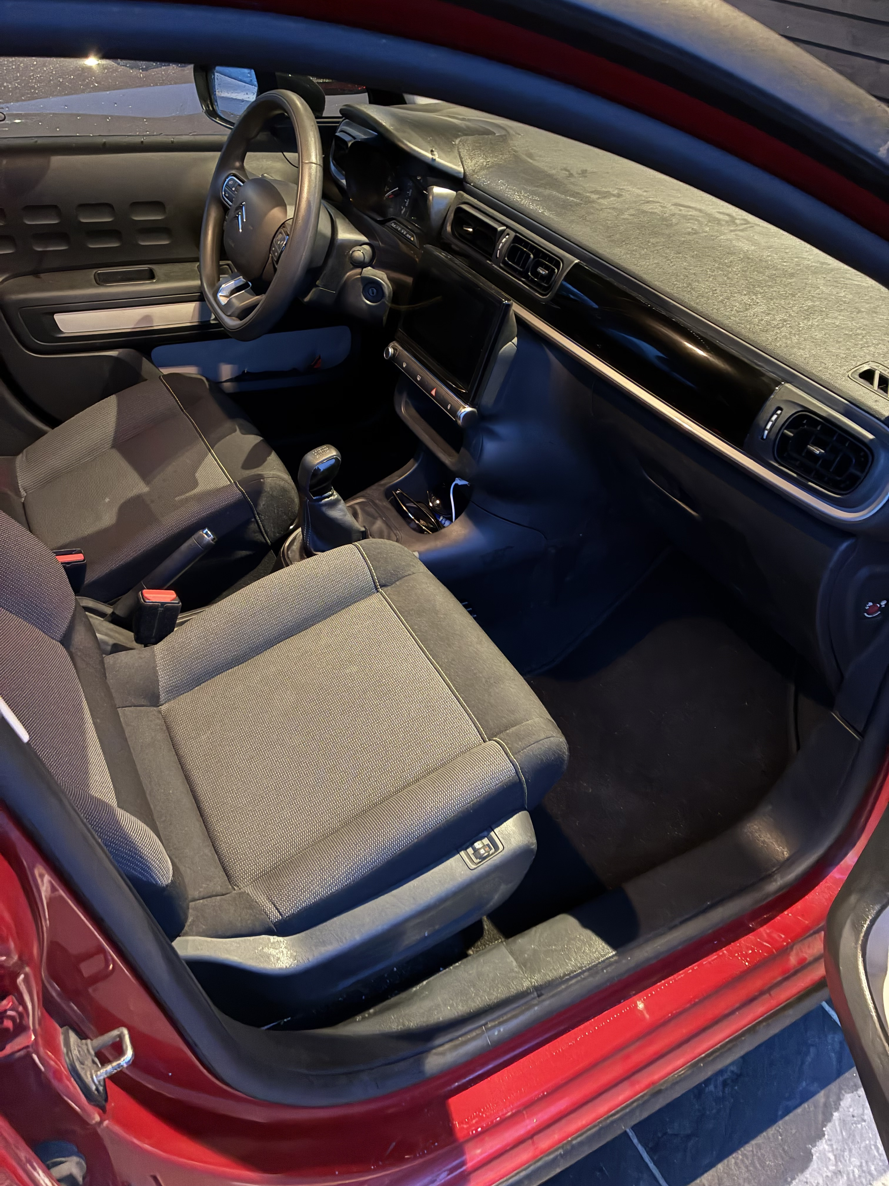 Rød Citroën C3 fra 2020