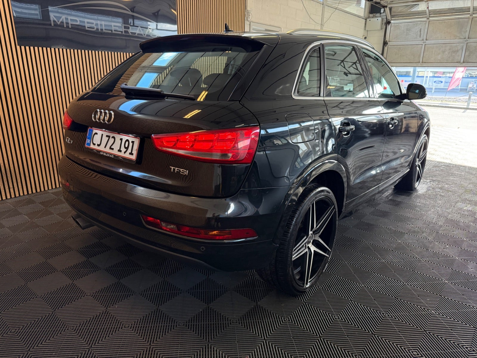 Sort Audi Q3 fra 2017
